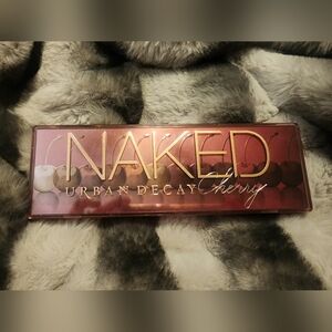 Urban Decay Naked Cherry Eyeshadow Palette - Cherry Hues